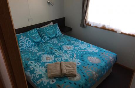 Kui Parks, Twin Dolphins Holiday Park, Tuncurry, Cabin
